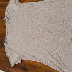 Apt 9 women's brown tee shirt.